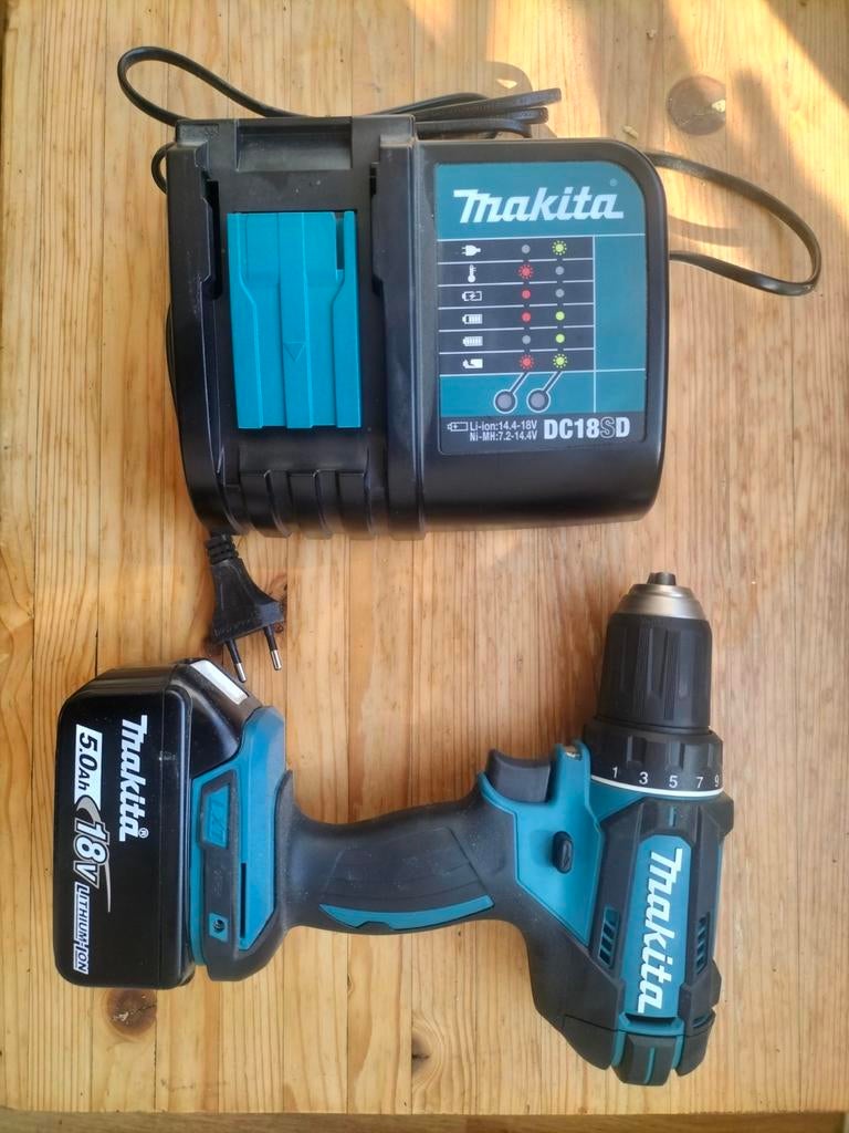 Makita Boor- en Schroefmachine met Accu en Lader, Gebruikt, Variabele snelheid, Ophalen of Verzenden, Boor- en Schroefmachine