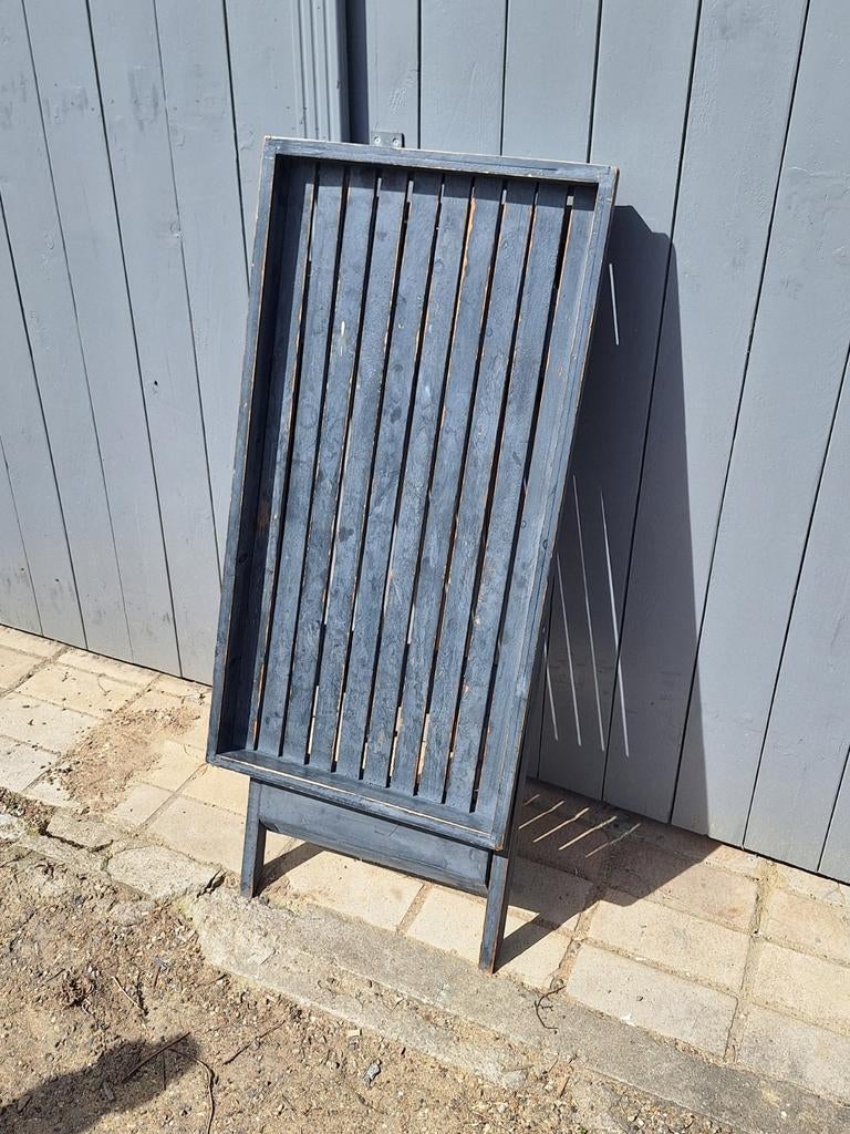 Grijsblauwe houten klaptafel - Handig en compact, Huis en Inrichting, Tafels | Eettafels, Ophalen, Gebruikt, 50 tot 100 cm, Tot twee personen