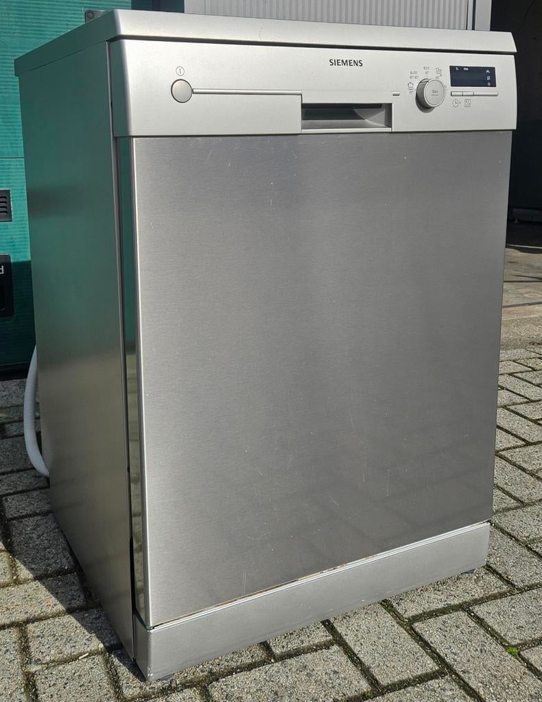 Zeer nette vaatwasser Siemens RVS (vrijstaand) A+ zuinig!, Ophalen of Verzenden, Zo goed als nieuw, 85 tot 90 cm
