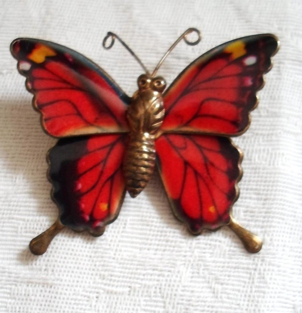Oude blikken broche Vlinder., Sieraden, Tassen en Uiterlijk, Broches, Overige materialen, 4 tot 7 cm, Overige kleuren, Ophalen of Verzenden