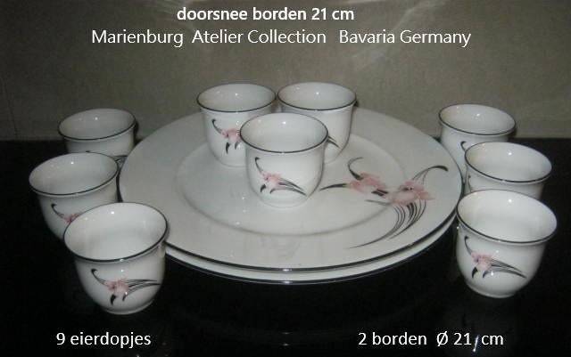 9 eierdopjes + 2 borden, Marienburg wit met zwart roze bloem, Gebruikt, Overige typen, Ophalen of Verzenden, Overige stijlen