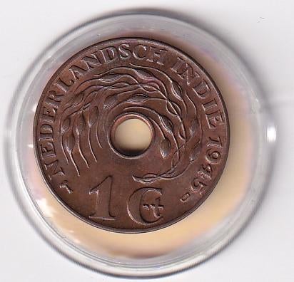 Nederlands Indie 1 Cent 1945 PD Prachtig met excentrisch gat, Postzegels en Munten, Munten | Nederland, Verzenden, Koningin Wilhelmina