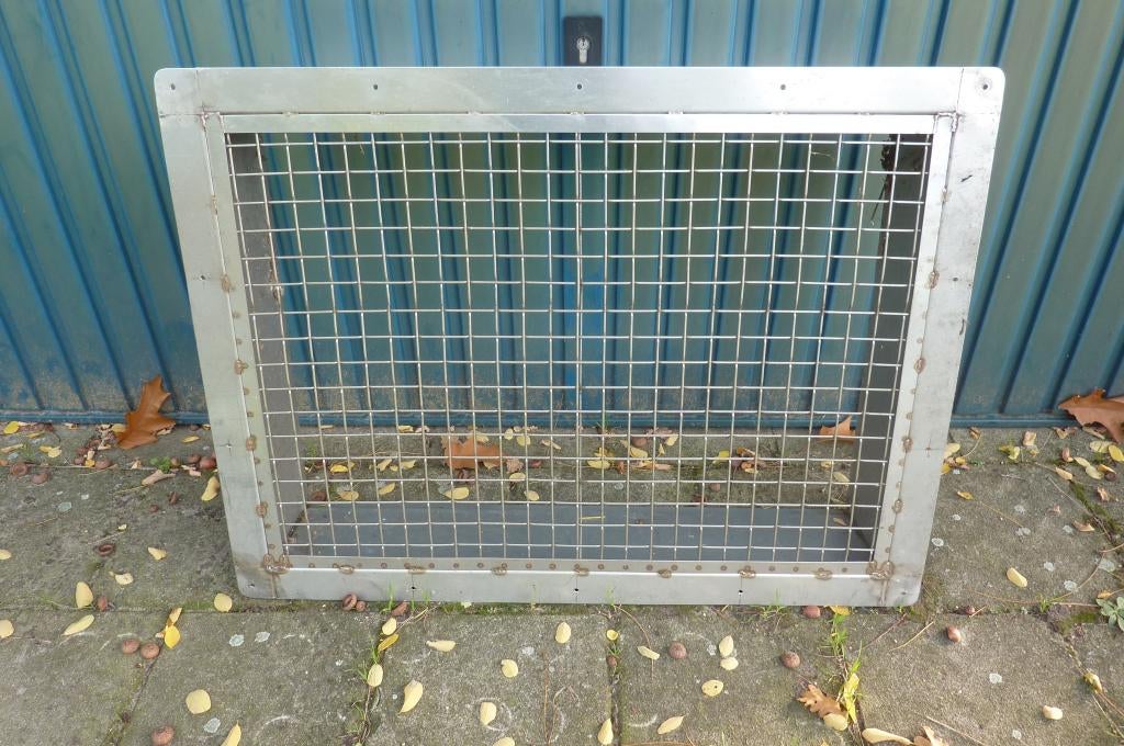 Stalraam plexiglas met traliewerk RVS., Stalling, 1 paard of pony