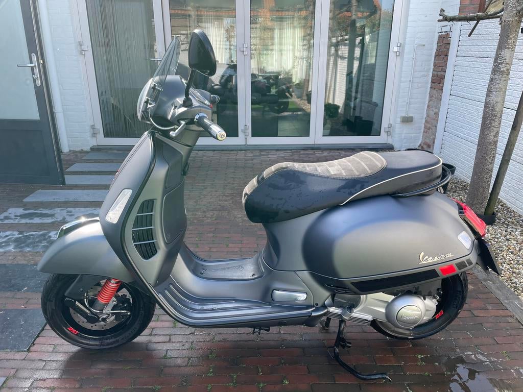 Vespa GTS 300 Supersport uit 2018, ABS, Motoren, Motoren | Piaggio, Particulier, Scooter, 12 t/m 35 kW, 1 cilinder, Minimaal motorrijbewijs A2