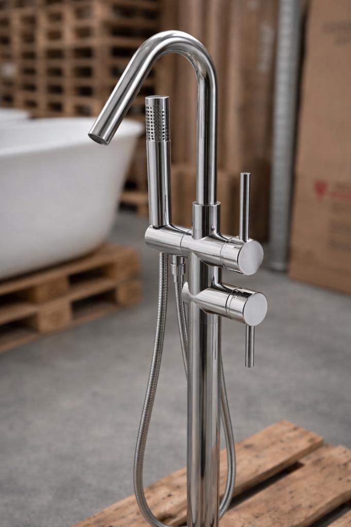 Laatste stuks, chroom, vrijstaande kraan Badkraan NIEUW!, Ophalen of Verzenden, Nieuw