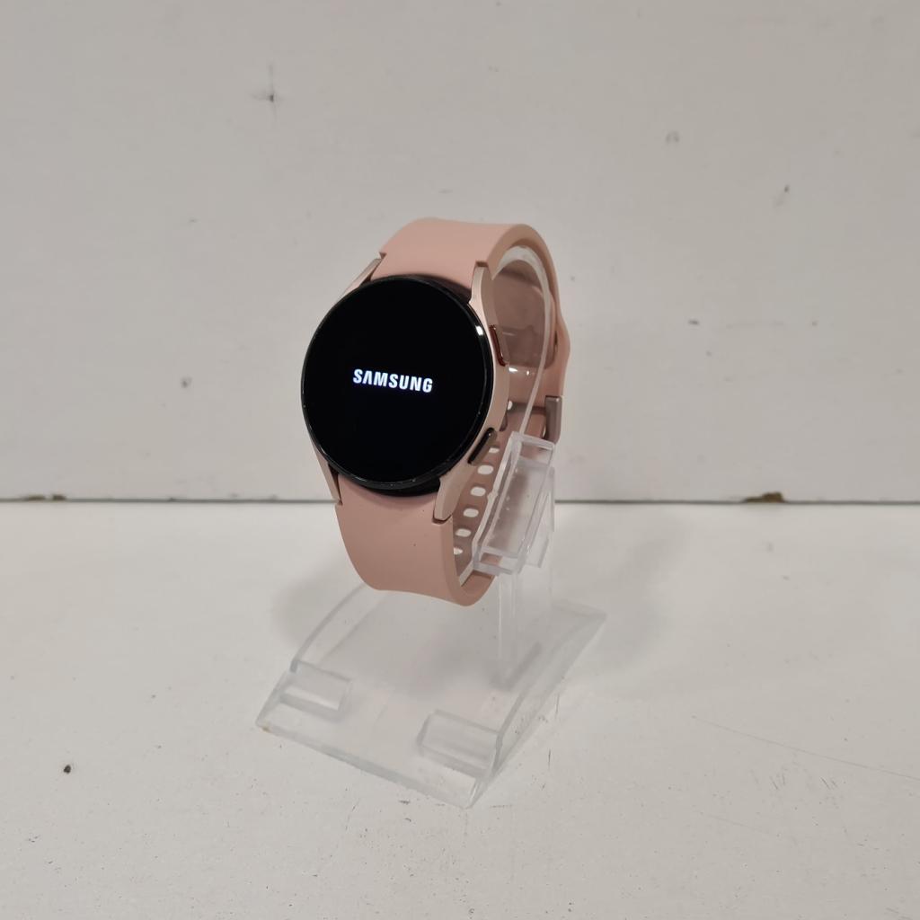 Samsung Galaxy Watch 4 40mm Roze in Goede Staat, Flex Ltd., Zo goed als nieuw, https://flex.com/contact-us, Nobelstraat 10, 5807 GA Oostrum