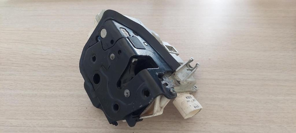 Audi A3 2003-2012 deurslot mechaniek linksvoor, Ophalen of Verzenden