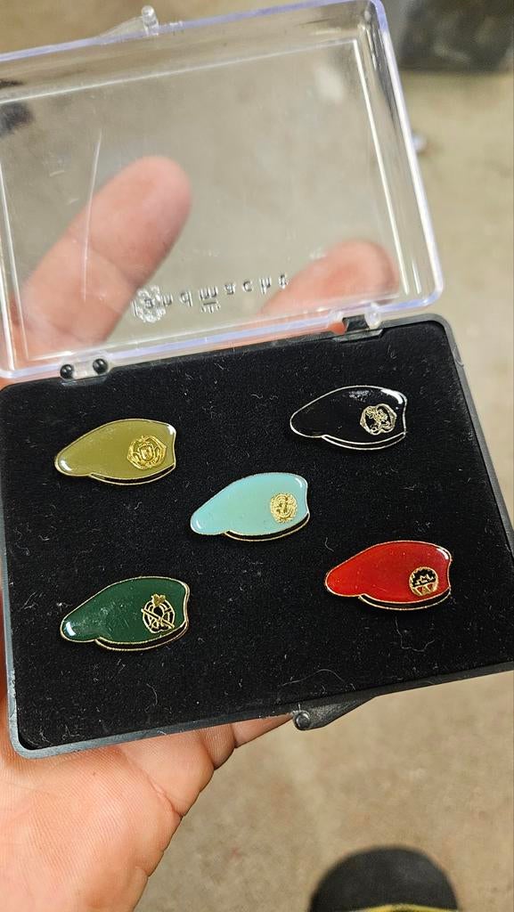 KL Nederlands Leger Baret Speldjes, Ophalen of Verzenden, Zo goed als nieuw, Overige modellen