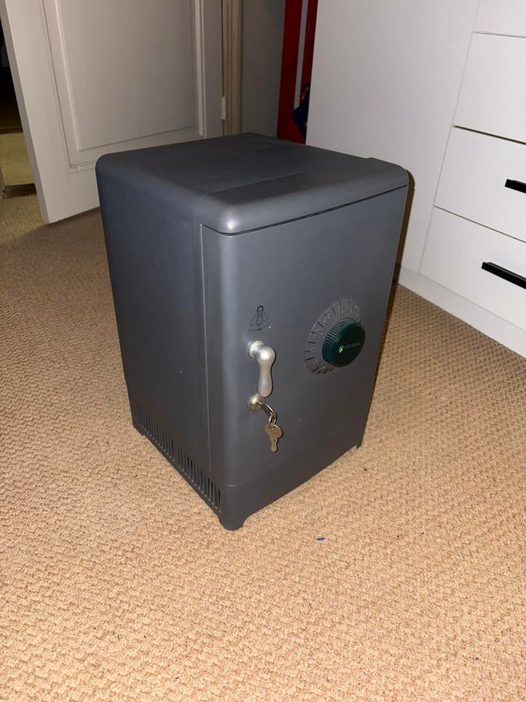 Mini koelkast, Zonder vriesvak, Ophalen of Verzenden, Minder dan 45 cm, Minder dan 85 cm