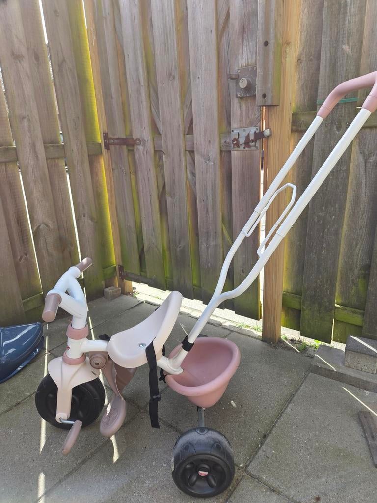 Prachtig (duw) fietsje van Smoby. Zeer nette staat, Ophalen, Zo goed als nieuw, Duwstang