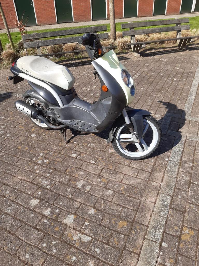 Peugeot Ludix Snor - Betrouwbare en wendbare scooter, Fietsen en Brommers, Snorfietsen en Snorscooters, Ophalen, Gebruikt, Tweetakt