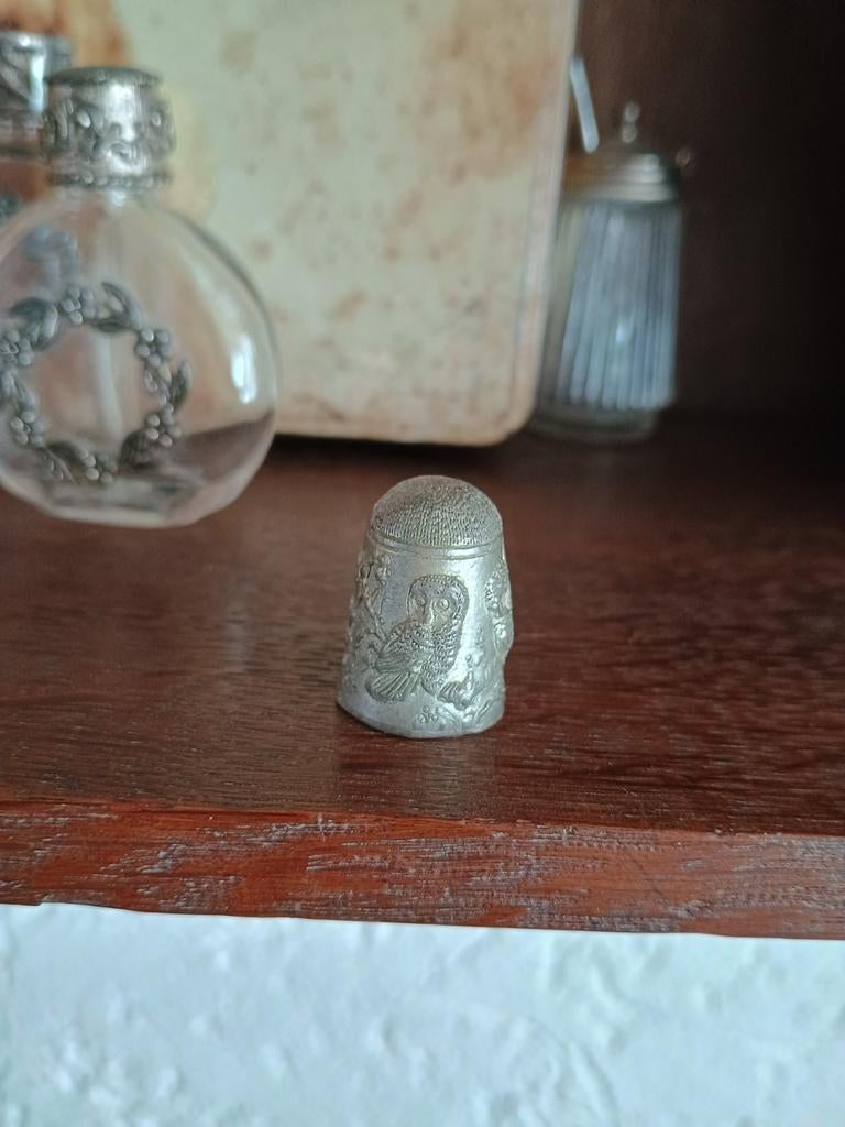 Oude Engelse vingerhoed - uil, Ophalen of Verzenden, Gebruikt