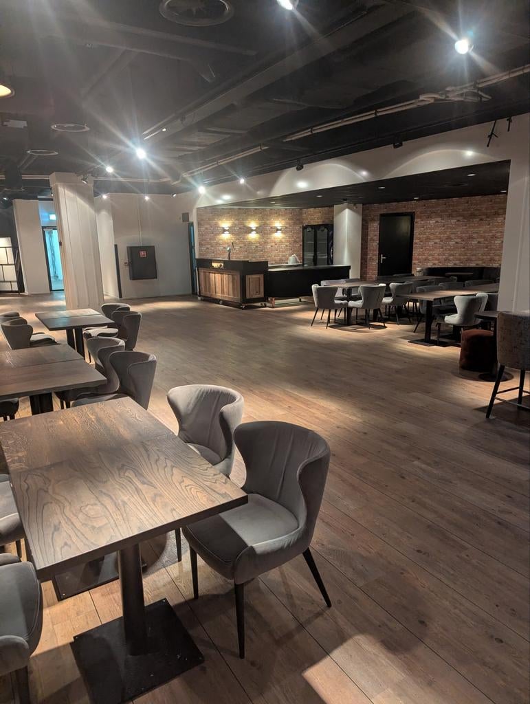 Unieke mooie feestlocatie met parking, max 300 man, Den Haag