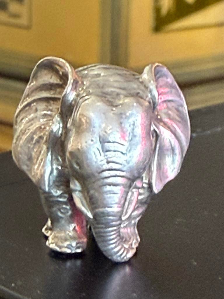 Massief Zilveren Olifantje - Gedetailleerd Beeldje, Antiek en Kunst, Antiek | Goud en Zilver, Zilver, Ophalen of Verzenden