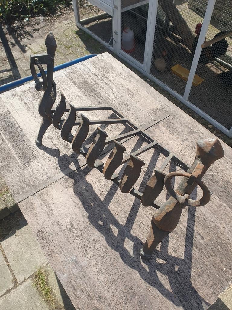 Haardbokken en rooster, Ophalen, Vrijstaande haard, Houthaard