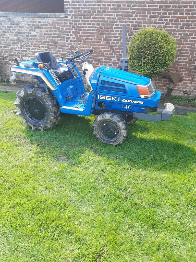 Iseki landhope mini trekker met frees en palletdrager, Ophalen