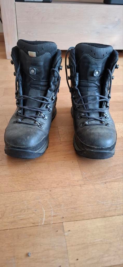 Lowa lady III gtx maat 39,5, Ophalen of Verzenden, Zo goed als nieuw, Schoenen