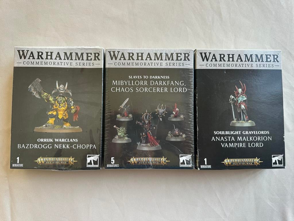 Warhammer Commemorative Series (2 sealed, 1 open), Hobby en Vrije tijd, Wargaming, Zo goed als nieuw, Warhammer, Ophalen