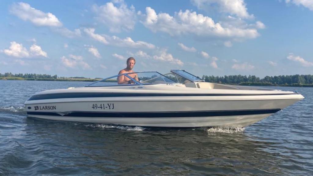 Speedboot Larson, Ophalen, Gebruikt, Binnenboordmotor, 6 meter of meer