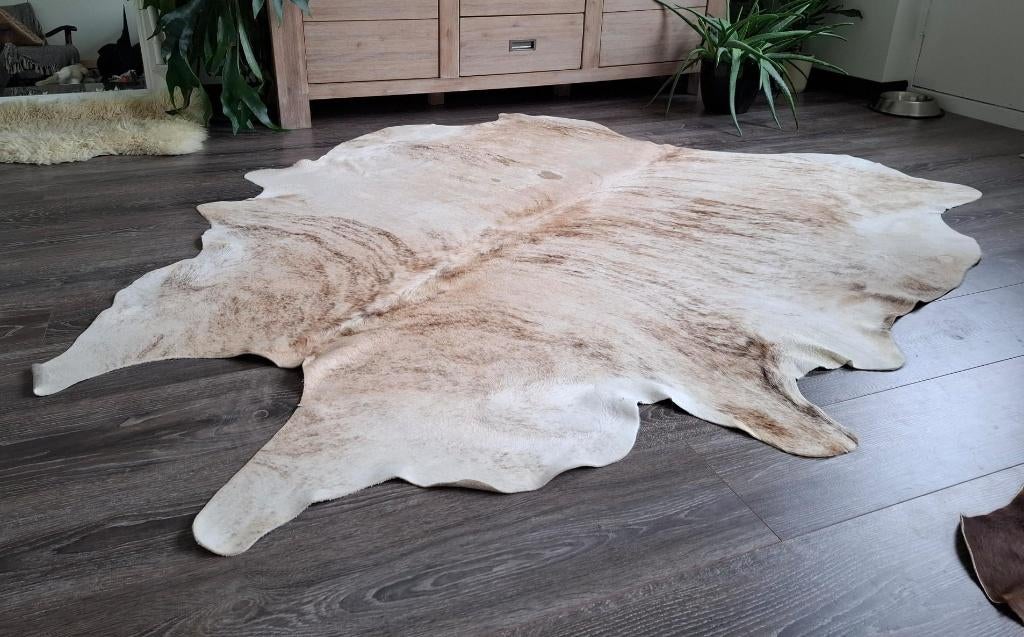 Koeienhuid Ikea, Huis en Inrichting, Stoffering | Tapijten en Kleden, Crème, 150 tot 200 cm, Ophalen of Verzenden, Landelijk, stoer