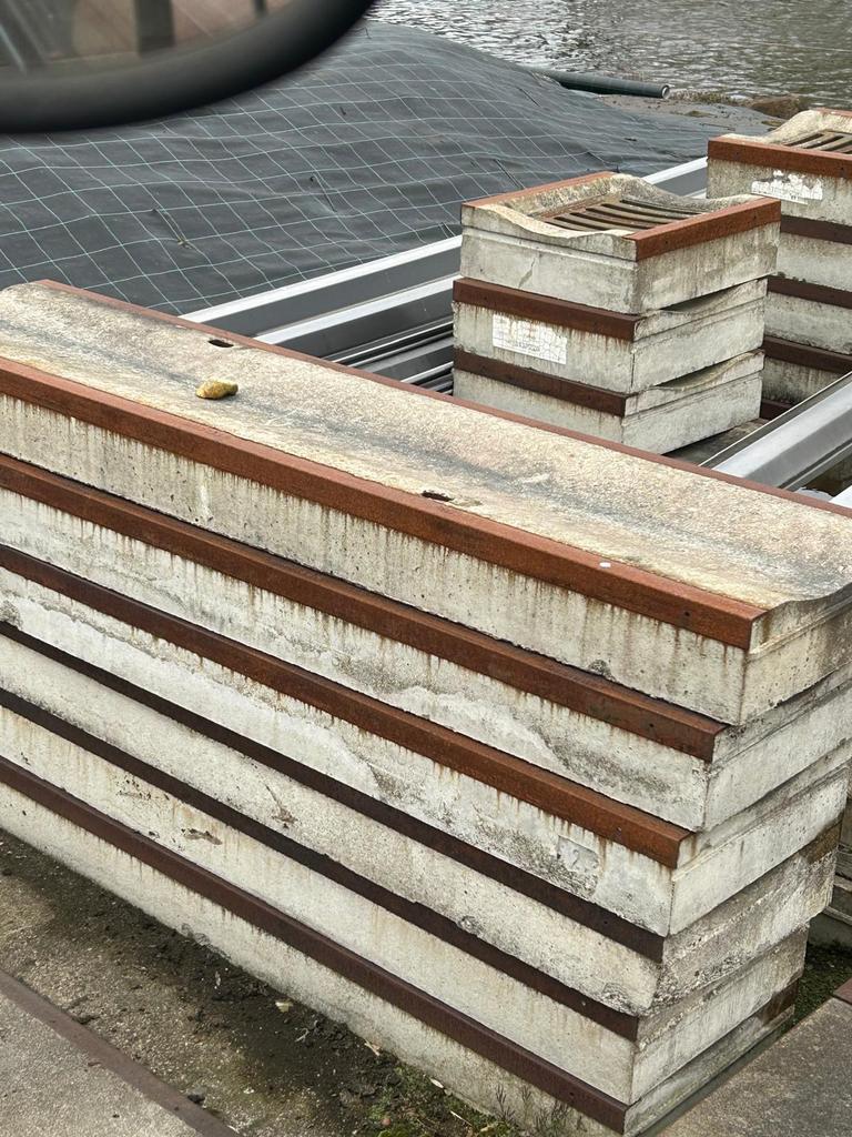 Betonnen afwaterings goot te koop, Ophalen, Zo goed als nieuw, Minder dan 2 meter, 80 mm of meer