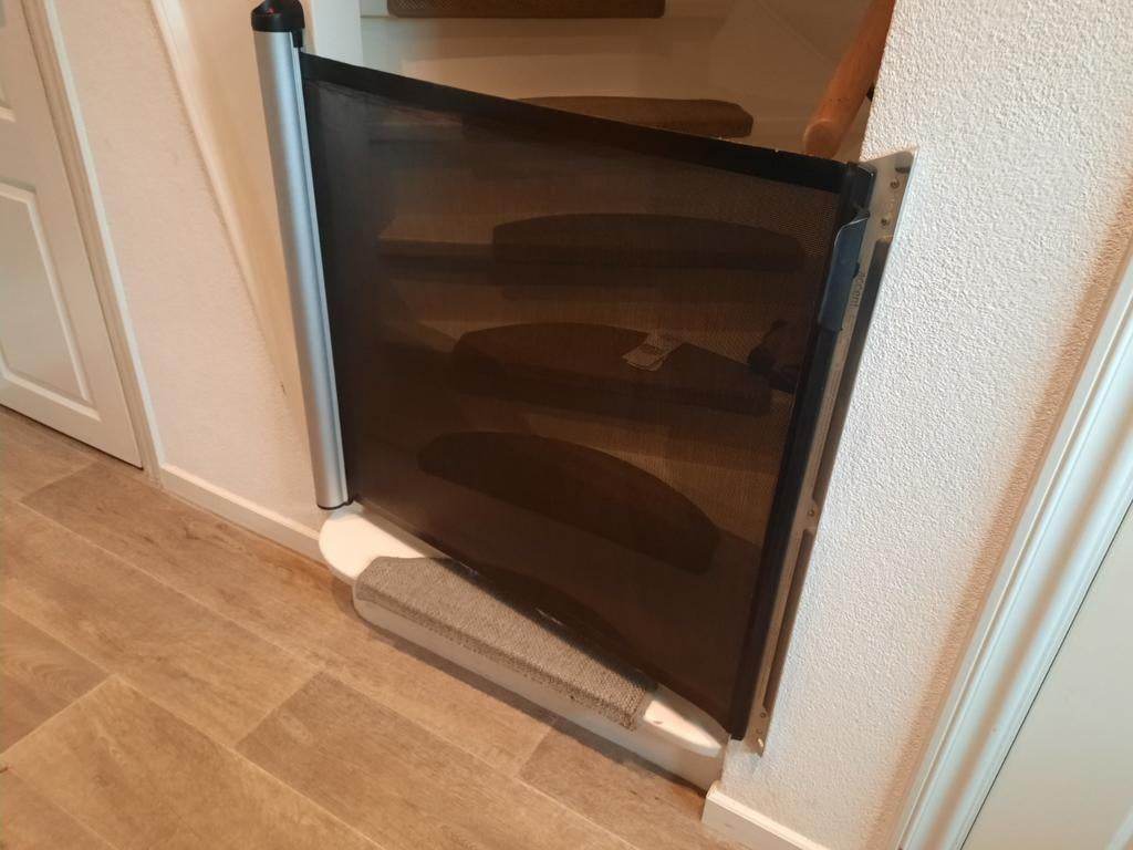 2 st. Kiddy Guard Accent Oprolhekje Zwart, Kinderen en Baby's, Traphekjes, Ophalen, Overige materialen, Oprolhekje, Zo goed als nieuw