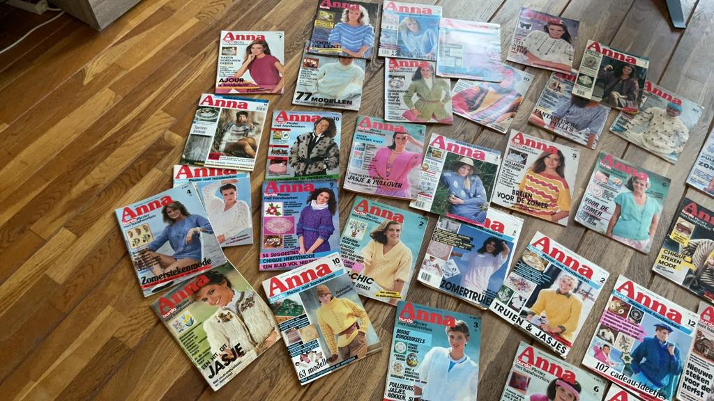 Anna breien haken en borduren hanwerken, ca 40 stuks 80s/ 90, Ophalen of Verzenden, Zo goed als nieuw, Damesbladen