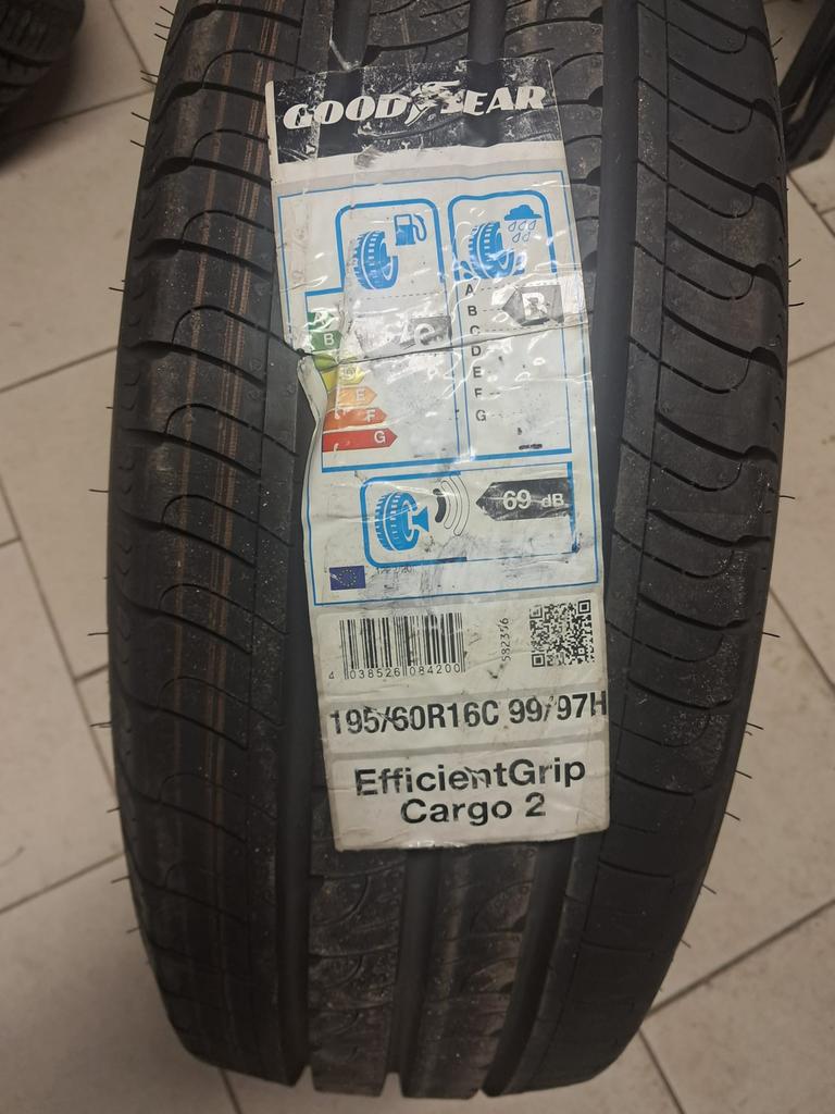 Goodyear efficiëntgrip cargo 2 195/60r16c 99/97H 5220 54psi, Ophalen, Nieuw