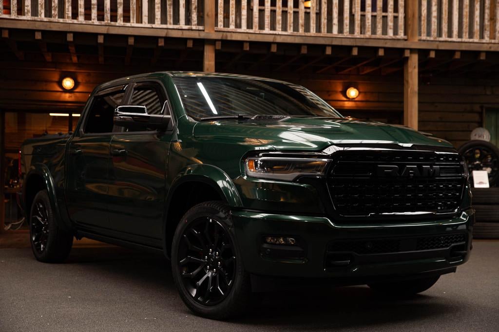 Dodge Ram 1500 Dodge Ram V8 2026 Pre order ! (bj 2028), Auto's, Automaat, 4 stoelen, Bedrijf, Nieuw