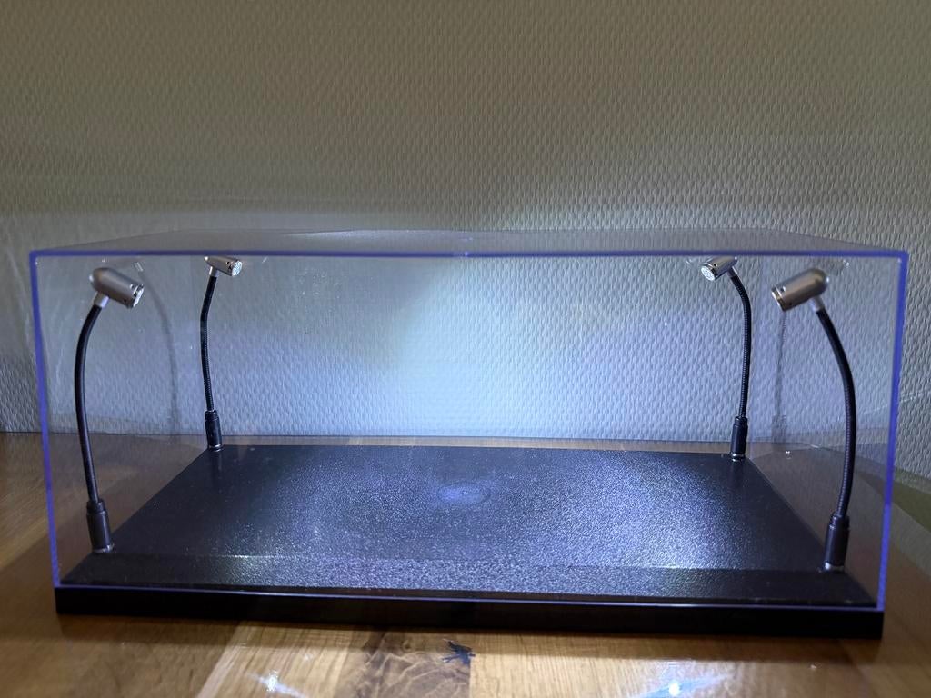 1:18 display met verlichting, Ophalen of Verzenden, Gebruikt, Auto, Overige merken