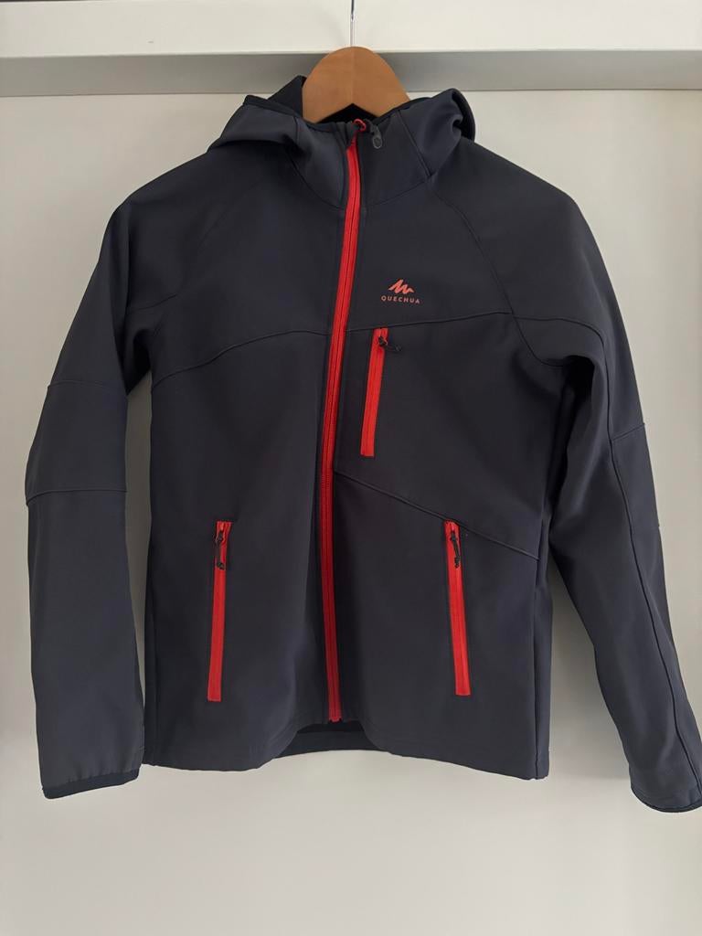 Softshell jas Decathlon Quechua 141-150 cm (10-11 jaar), Kinderen en Baby's, Ophalen of Verzenden, Zo goed als nieuw, Jongen of Meisje