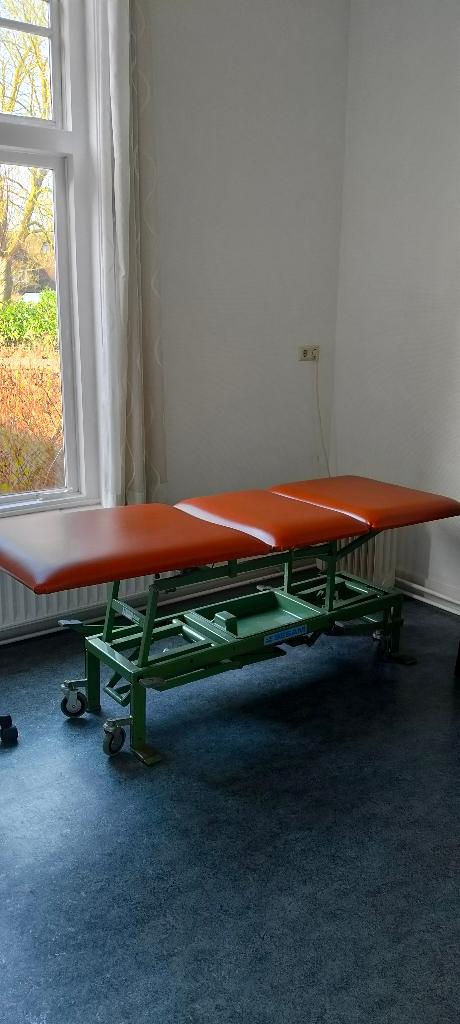 Massage tafel - Hydraulisch - Verrijdbaar - Vintage, Sport en Fitness, Massageproducten, Gebruikt, Massagetafel, Ophalen