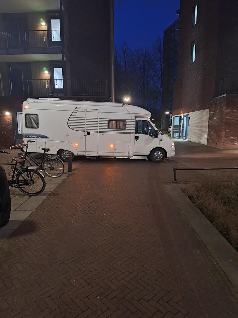 LMC Liberty Ti Camper - Comfortabel en Compleet, Caravans en Kamperen, Ringverwarming, Fiat, Particulier, Koelkast