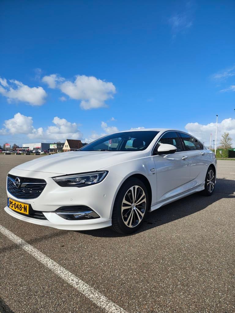 Opel Insignia 1.5 Turbo OPC-Line Innovation, NL auto!, Auto's, Voorwielaandrijving, 1341 kg, 4 cilinders, 700 kg