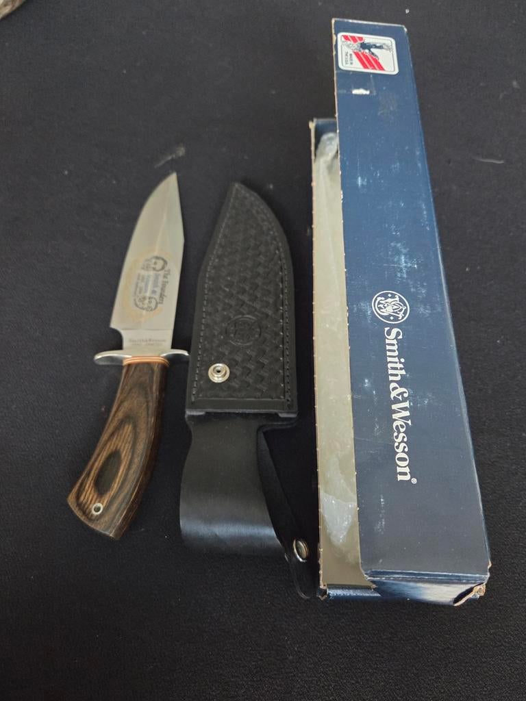 Smith & Wesson mes met schede en doos, Ophalen of Verzenden, Nieuw