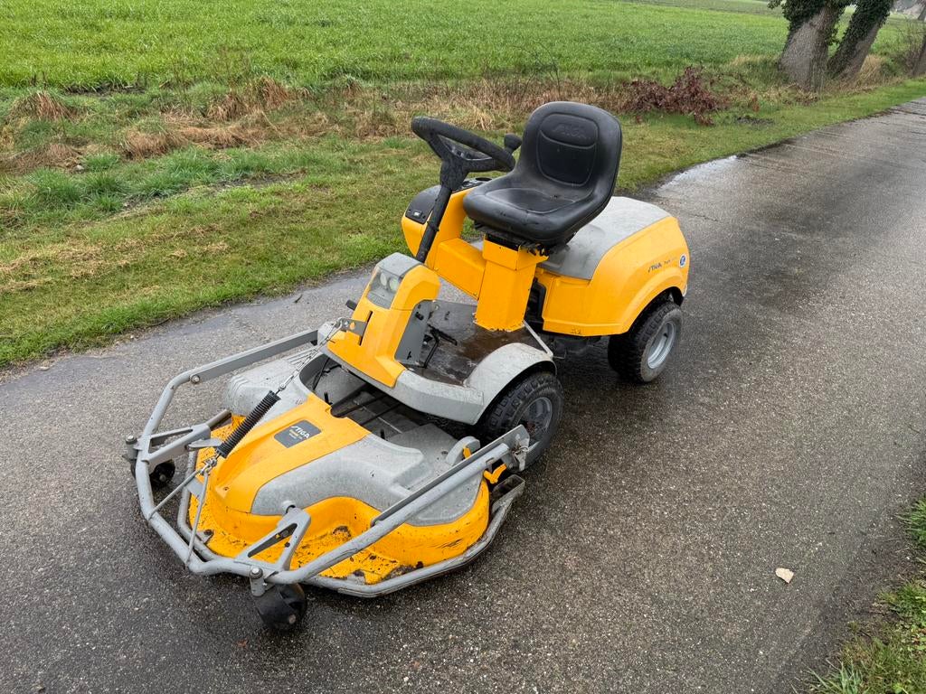 Stiga park (Diesel) grasmaaier / gazonmaaier / zitmaaier, Ophalen of Verzenden, Zo goed als nieuw