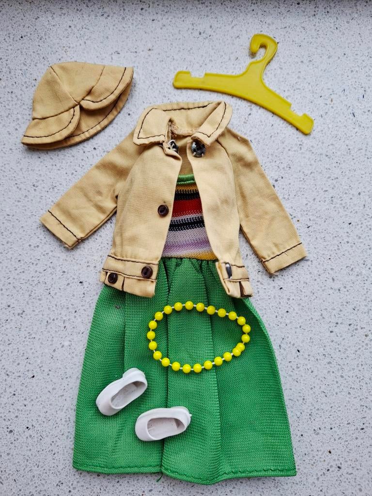 Barbie vintage Sindy /Fleur doll outfits met schoentjes, Ophalen of Verzenden, Gebruikt, Barbie