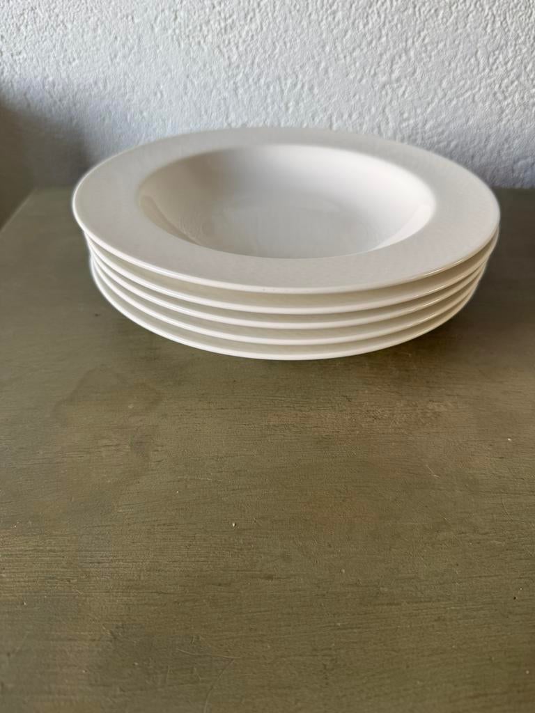 5 diepe borden van Villeroy & Boch, Luxembourg 23cm, Ophalen of Verzenden, Zo goed als nieuw, Bord(en), Overige stijlen