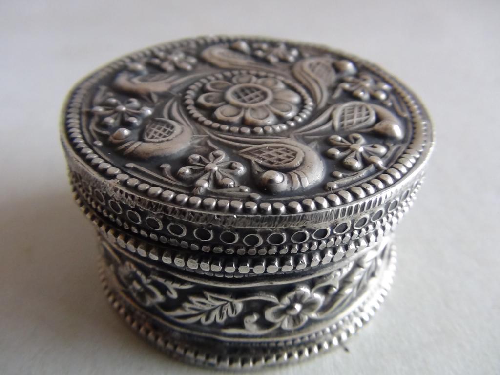 Antiek zilver FE14 pillendoosje INDIA gekeurd, Verzenden, Zilver