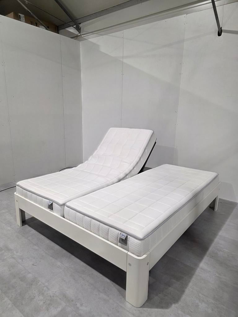 Auping Auronde Bed 180x200 Electrisch 1M + Cresto Matrassen, Gebruikt, Wit, Tweepersoons, Ophalen of Verzenden