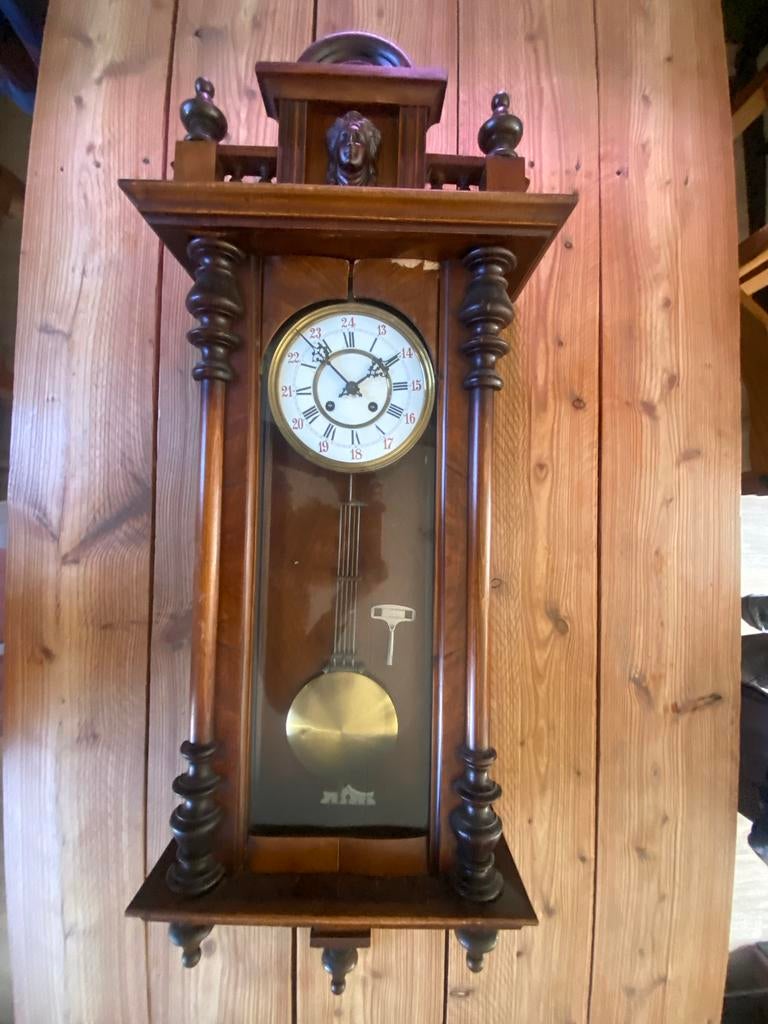 Antieke Wandklok met Slinger - Klassiek Houten Design, Ophalen