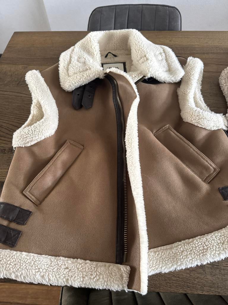 Stijlvol bruin shearling gilet met teddy voering, Kleding | Dames, Bodywarmers, Ophalen of Verzenden, Zo goed als nieuw, Maat 38/40 (M)
