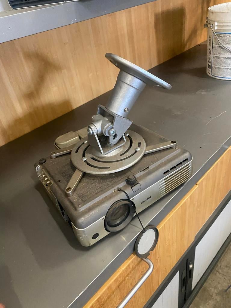 Toshiba beamer met toebehoren, Audio, Tv en Foto, Beamers, Ophalen of Verzenden, Gebruikt, Overige technologieën, Overige resoluties