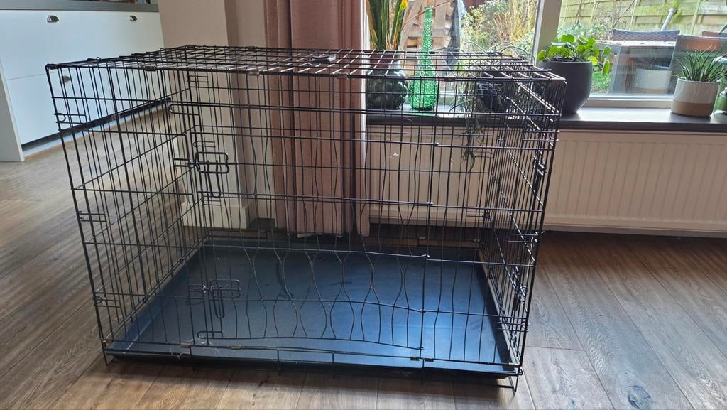 Hondenbench bench zwart met bak Groot, Ophalen, Gebruikt