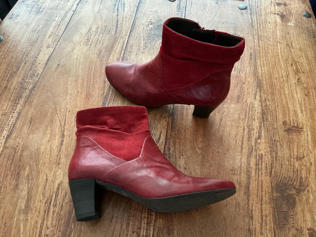 Dames enkellaarsjes, maat 41, Kleding | Dames, Schoenen, Zo goed als nieuw, Lage of Enkellaarzen, Rood, Ophalen of Verzenden