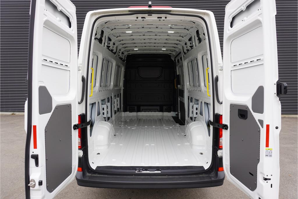 MAN TGE 35 140pk L4H3/L3H2 LED Navigatie Apple Carplay Camer, Auto's, Voorwielaandrijving, Gebruikt, 4 cilinders, MAN