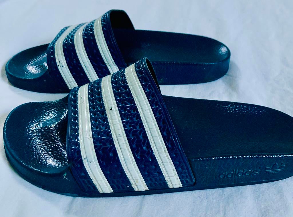 Adidas badslippers, maat 37, Jongen of Meisje, Overige typen, Ophalen of Verzenden, Zo goed als nieuw