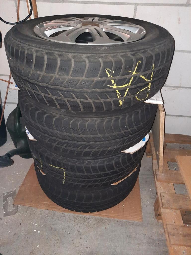 Uniroyal Winterbanden, 195 / 65 R 15 T, Ophalen, Gebruikt, 15 inch, Winterbanden