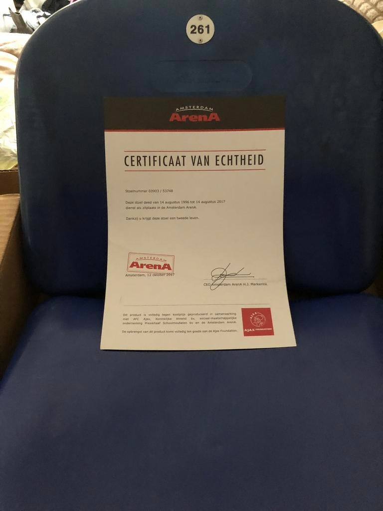 ArenA stoel met certificaat, Ophalen of Verzenden, Zo goed als nieuw, Buitenlandse clubs, Shirt