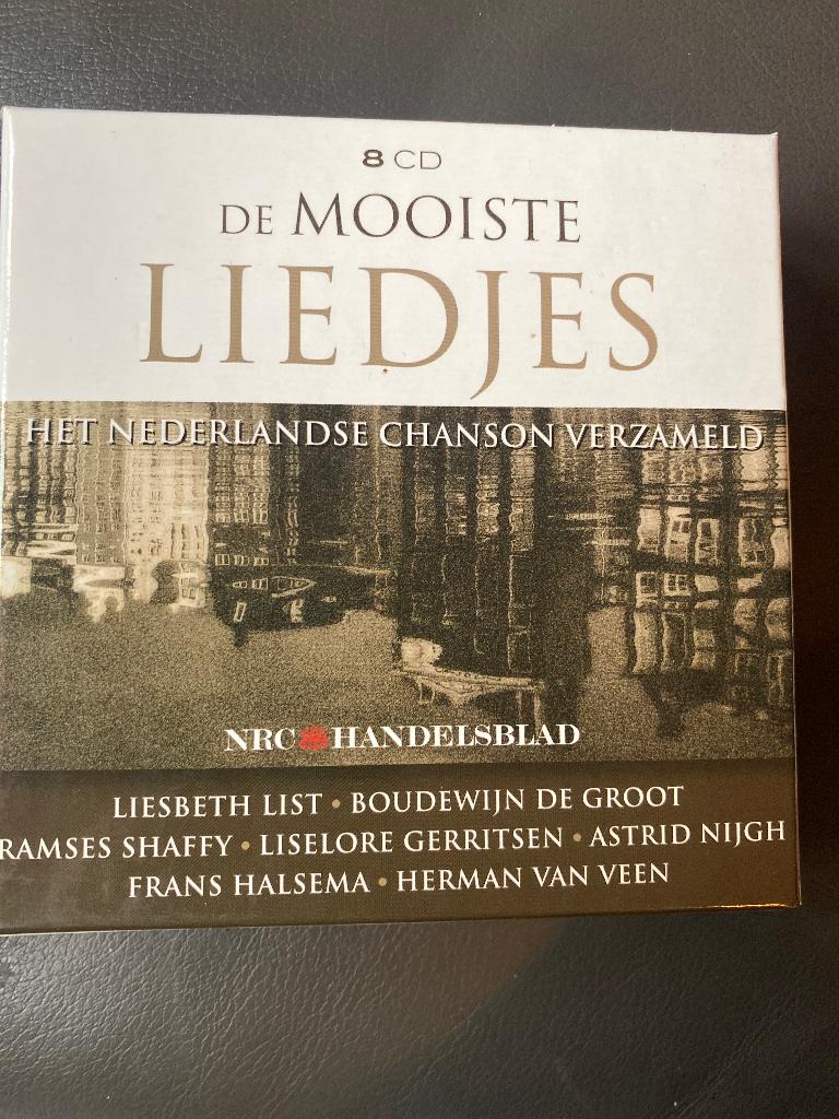 NRC Handelsblad Mooiste Liedjes Nederlandse Chansons ( 8 cd, Cd's en Dvd's, Ophalen of Verzenden, Zo goed als nieuw, Levenslied of Smartlap